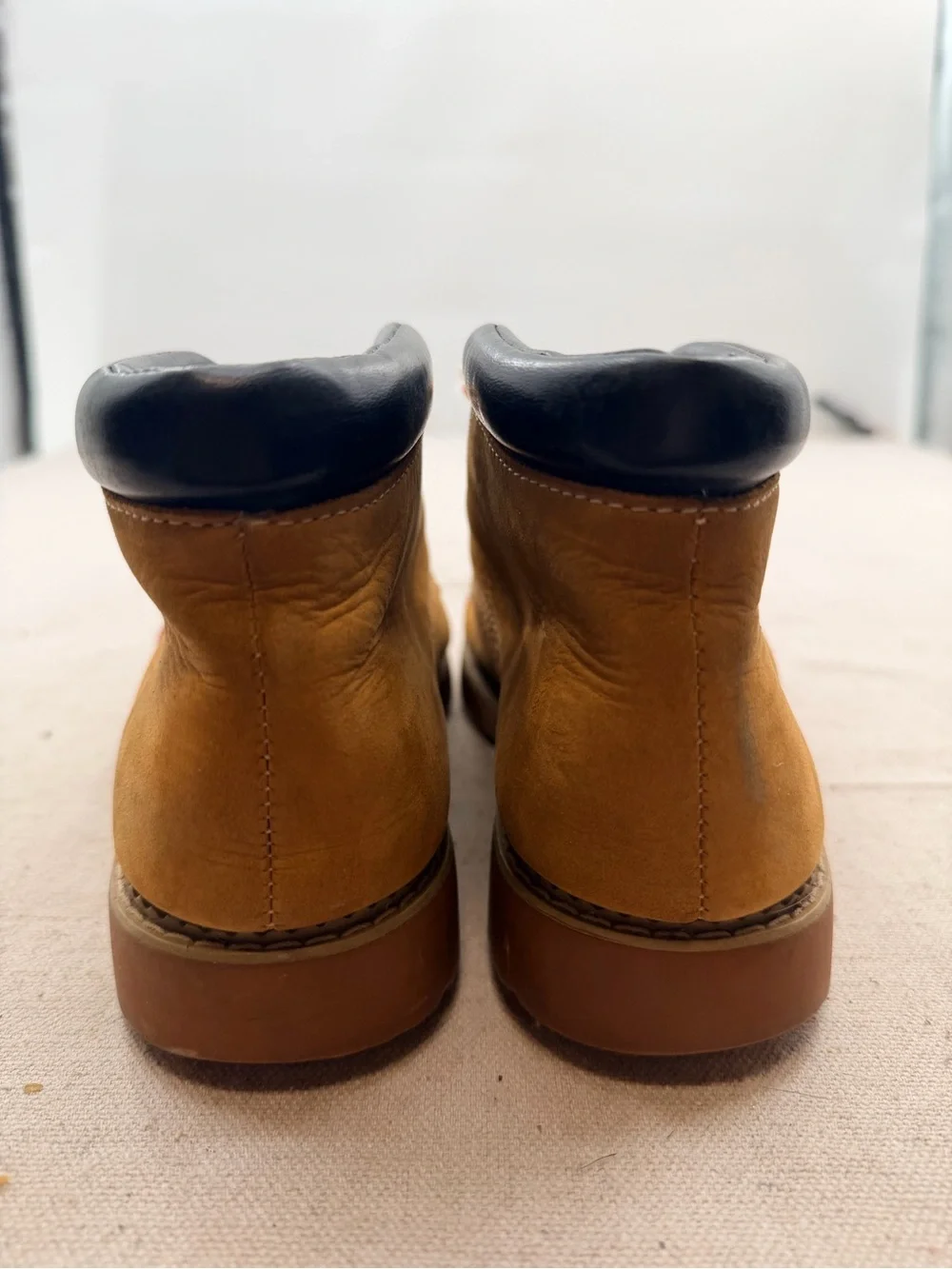 Esprit Men's Tan Nubuck Chukka Boots